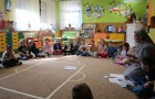W tym tygodniu starszaki wzięły pod lupę jedno z najpopularniejszych polskich przysł&oacute;w: &bdquo;W marcu jak w garncu&rdquo;. Choć pogoda za oknem bywa kapryśna, dla nas stała się ona świetną okazją do nauki i wsp&oacute;lnej zabawy!